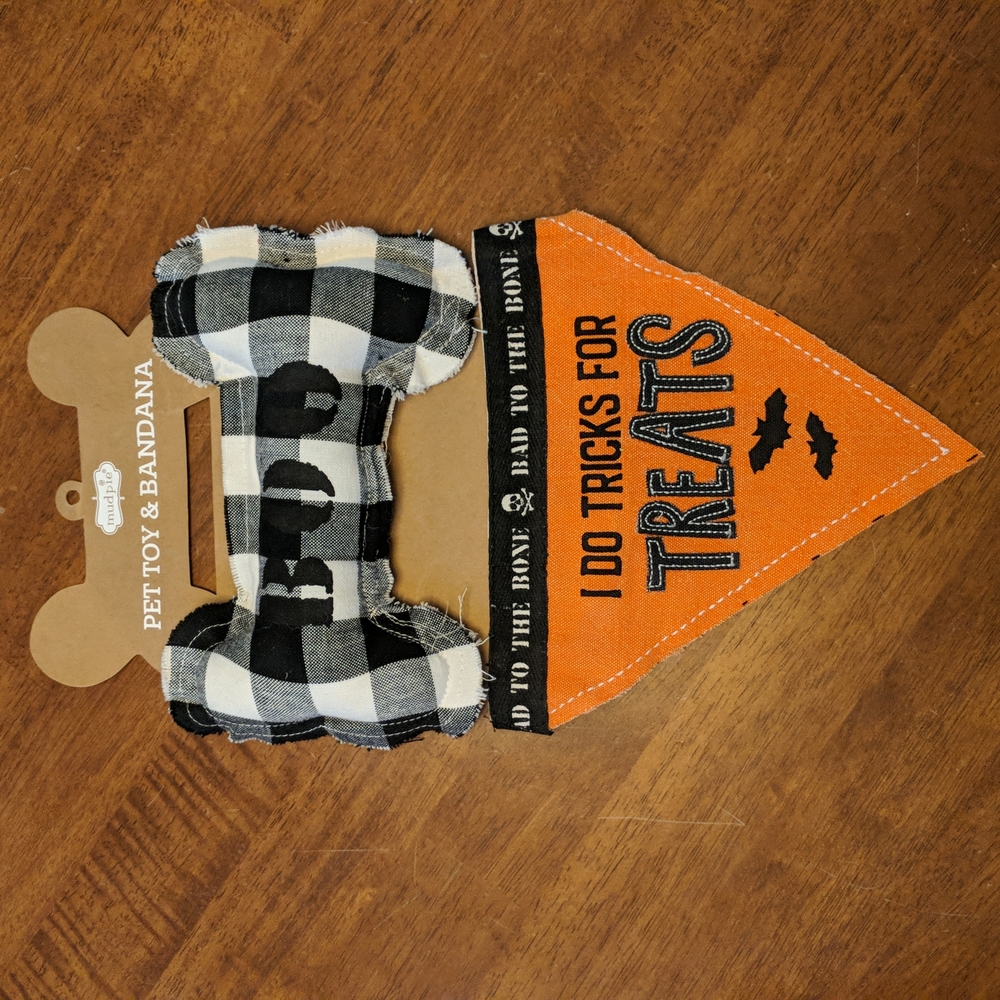 Mud Pie Halloween dog toy and bandana set. NWT.